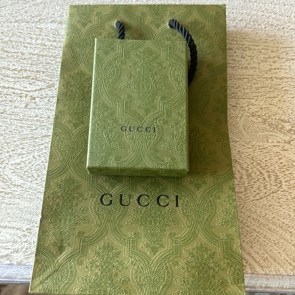 GUCCI CARD CASE WITH CUT-OUT INTERLOCKING G - Picture 3 of 7